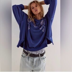 ▪️NWT Free People Graphic Camden Pullover in Blue Floral-XS
